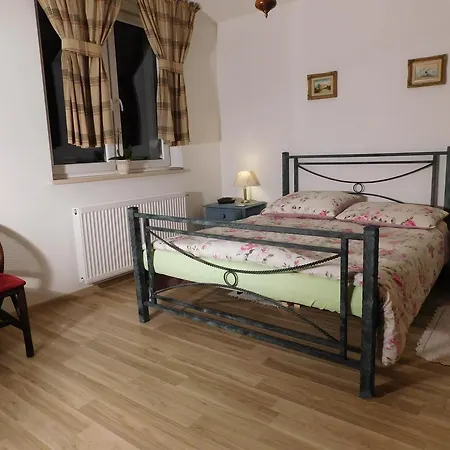 Pod Czarna Sosna * Bialy Lug