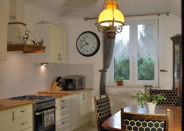 Pod Czarną Sosną Gospodarstwo agroturystyczne *