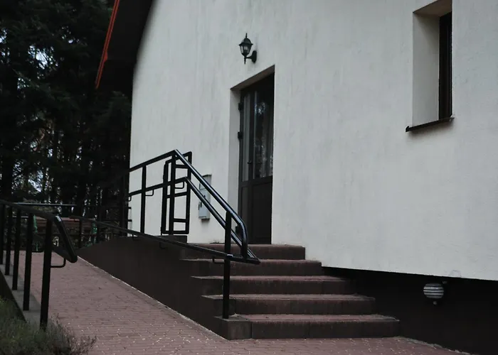 Pod Czarną Sosną Gospodarstwo agroturystyczne *